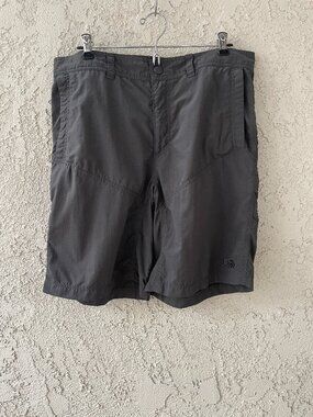 The North Face Men's Grey Hiking Utility Cargo Shorts Gorpcore Size 33